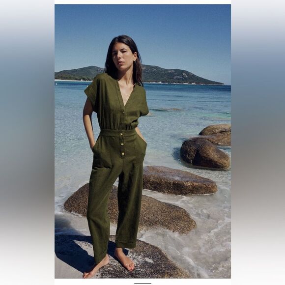 LAST CHANCE ZARA linen blend jumpsuit with golden buttons - Picture 1 of 4